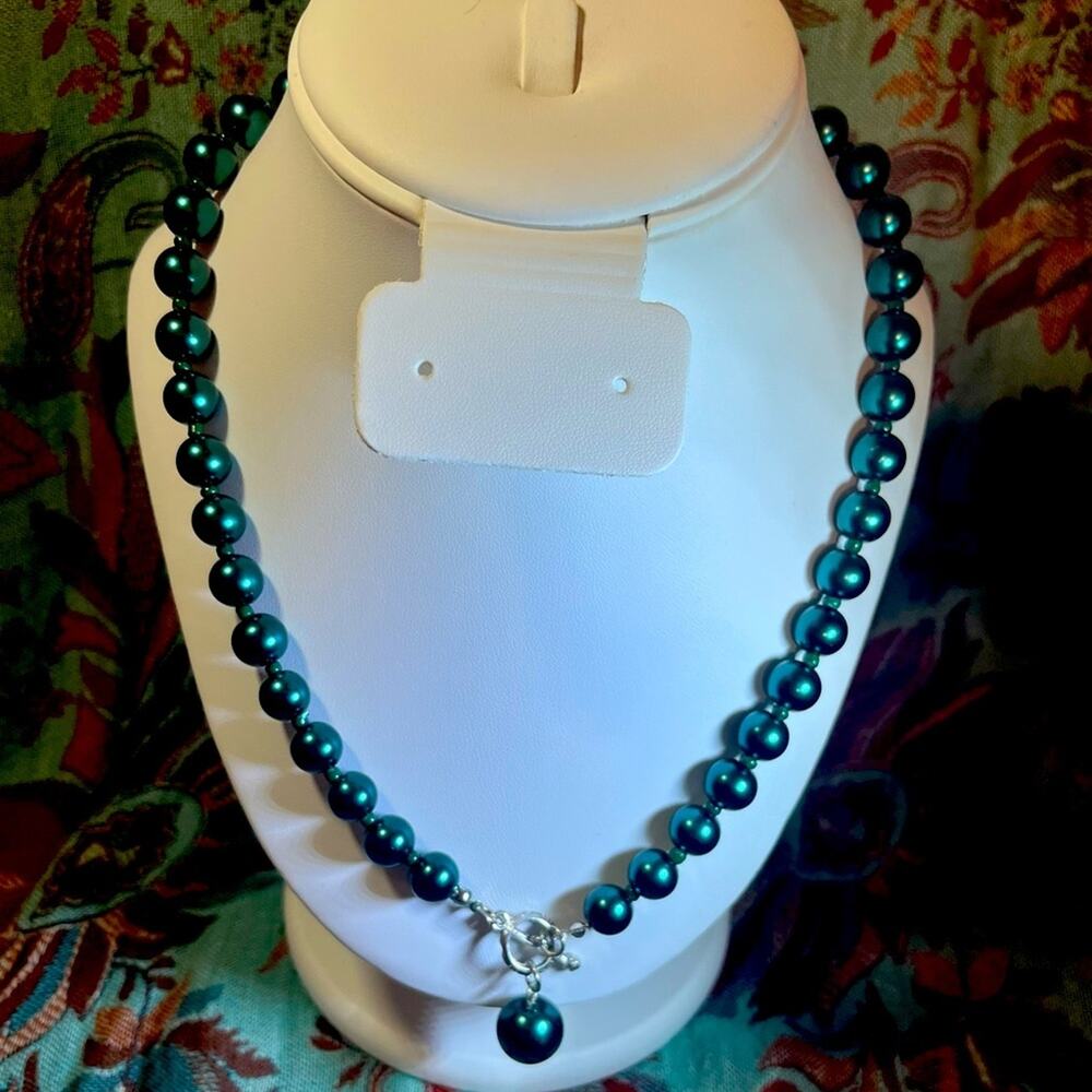 Simulated Peacock Pearl 10-14 mm Beaded Necklace 20”